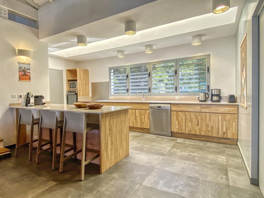 15.Location Villa piscine vue mer Deshaies Guadeloupe_Cuisine